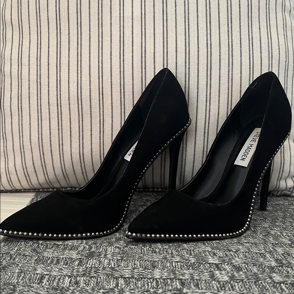 Steve Madden Black Studded Pumps